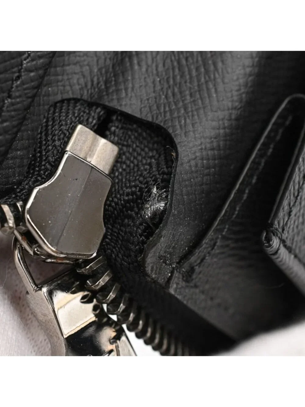 Louis Vuitton Wallet Zippy Vertical